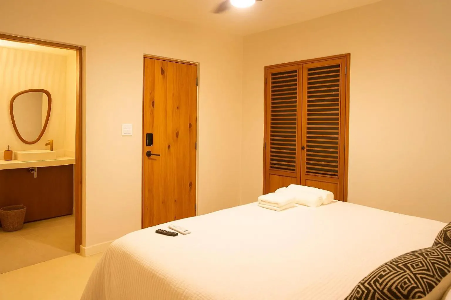Guest house Family Suites At Ocean Park Beach Club San Juan